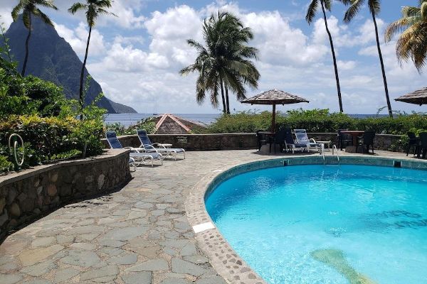 Hummingbird Beach Resort (Mamin)
